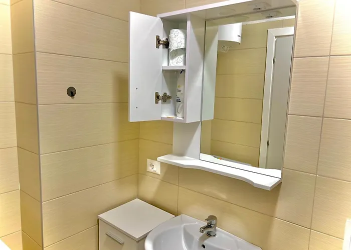 New Bliss Bazaar 地拉那